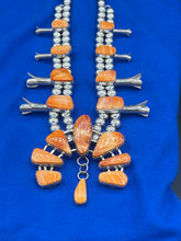 Load image into Gallery viewer, Beautiful Orange Spiny Oyster Shell Squash Blossom Necklace
