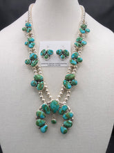 Load image into Gallery viewer, Beautiful Sonoran Gold Turquoise Squash Cluster Set!
